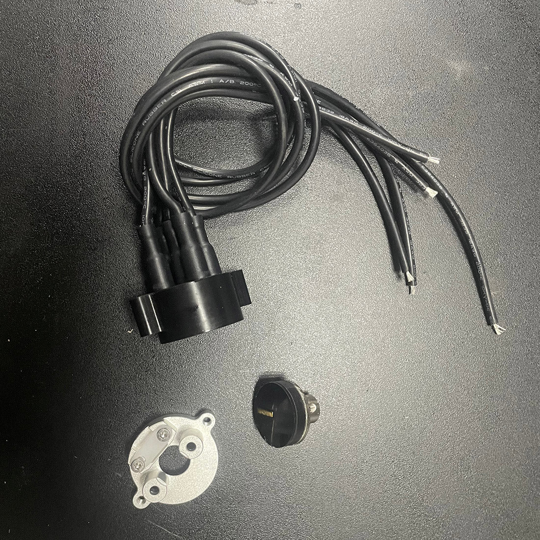 Ensemble distributeur + conduites pour moteurs ENJOMOR 36 CC DOHC D6