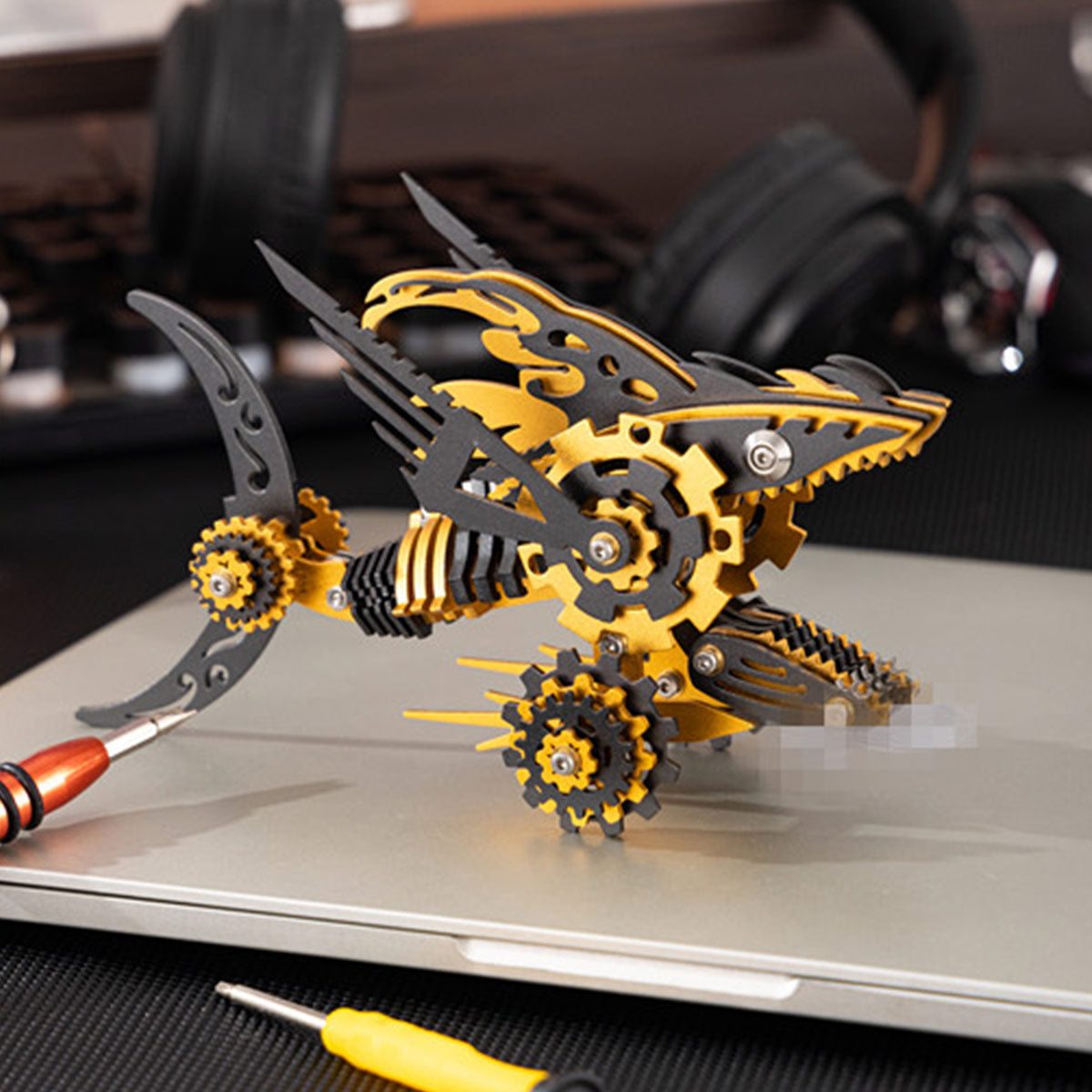 3D Metal Mechanical Sawtooth Shark Assembly Model Kit
