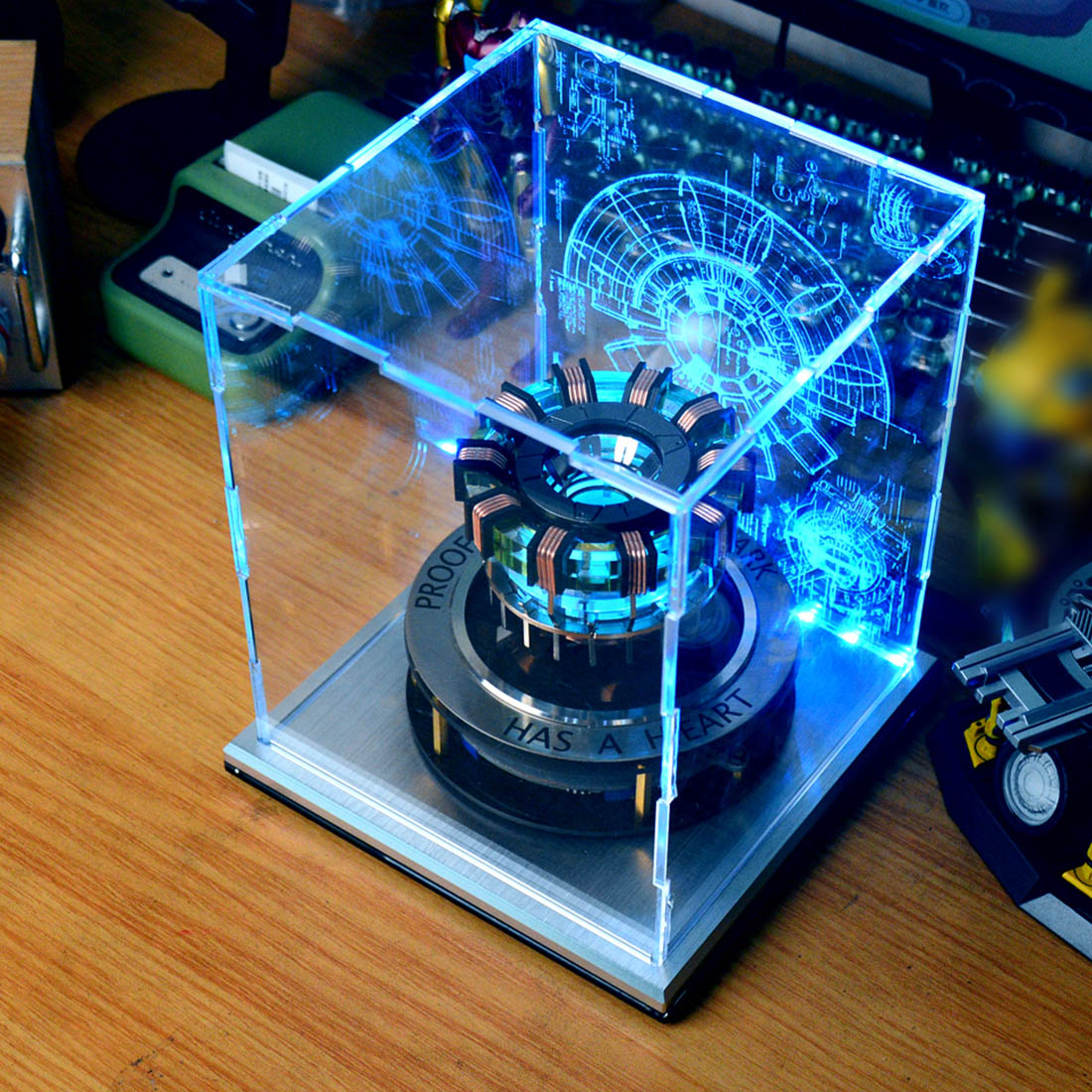 Décoration de bureau technique flottante à LED rotative à l'échelle 1:1 MK1 Arc Reactor