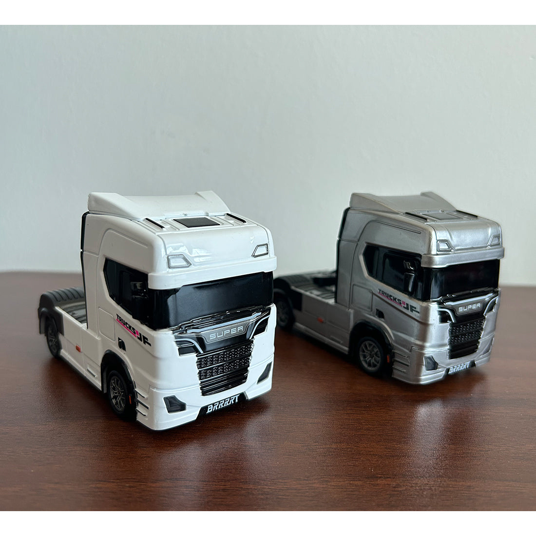 1/43 scale 2.4g full proportional rc semi-truck with opening doors