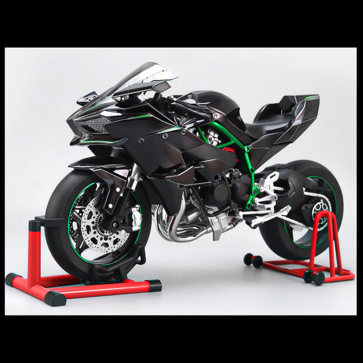 1/7 scale alloy dynamic motorcycle model v4 top edition with ignition system & smoke spray