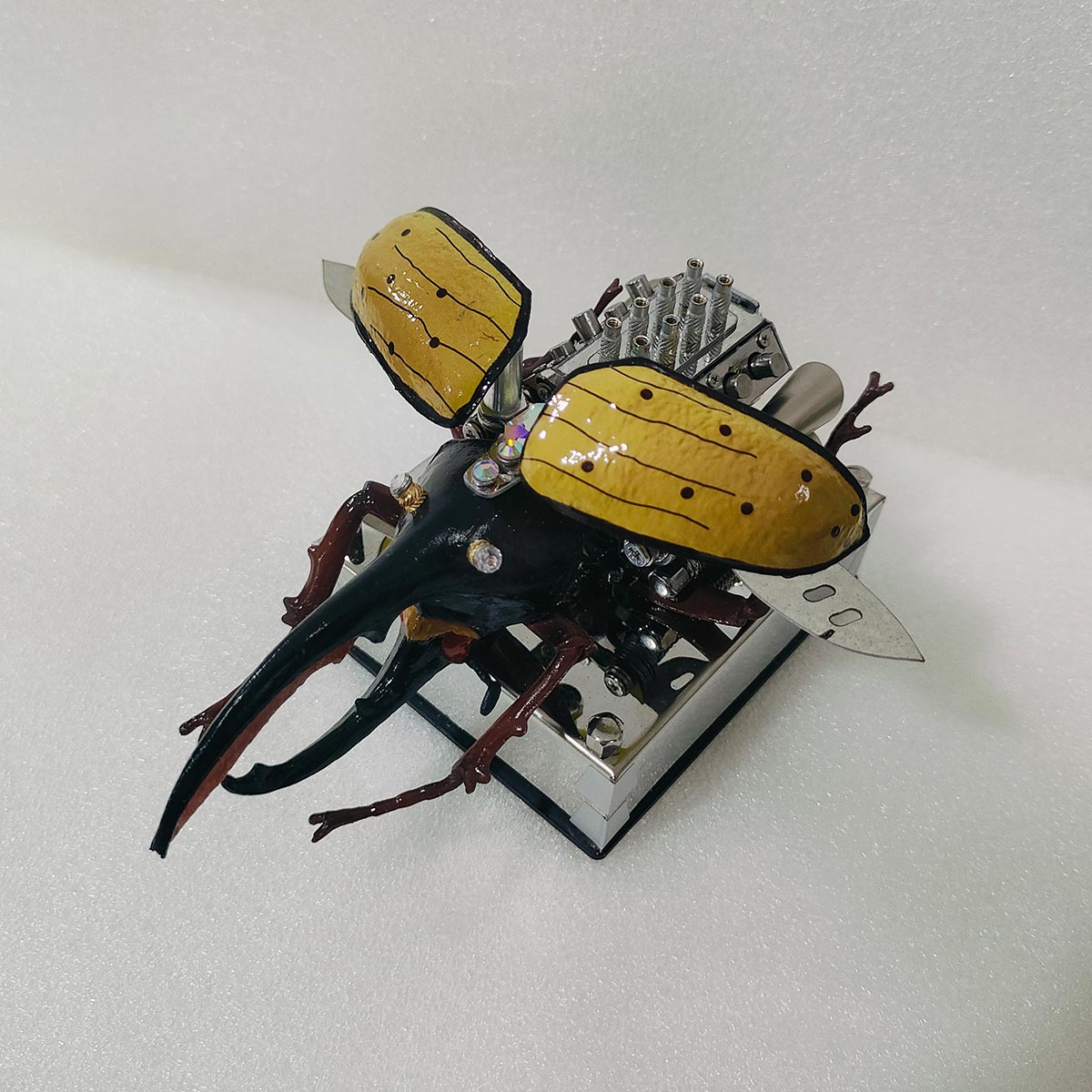 Mechanical Beetle Dynamic Mini V8 Simulation Insect Engine - EngineDIY