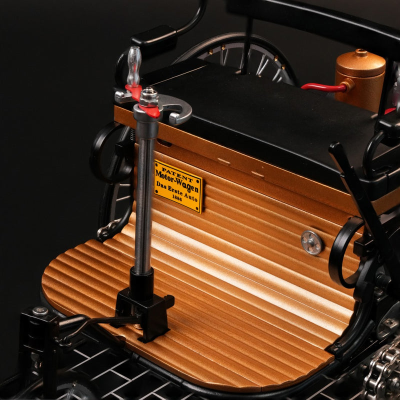 teching world's 1st automobile