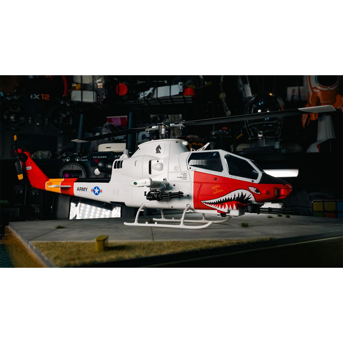 yu xiang f112s ah-1 cobra attack rc helicopter 2.4g 9ch 200 class military airplane rtf version