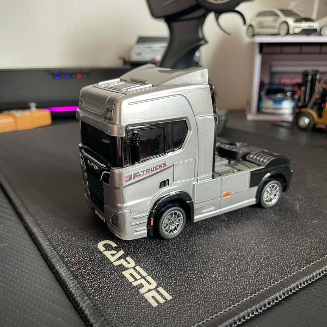 1/43 scale 2.4g full proportional rc semi-truck with opening doors