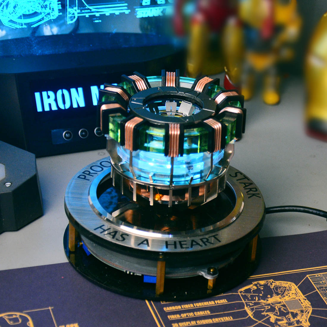 Décoration de bureau technique flottante à LED rotative à l'échelle 1:1 MK1 Arc Reactor