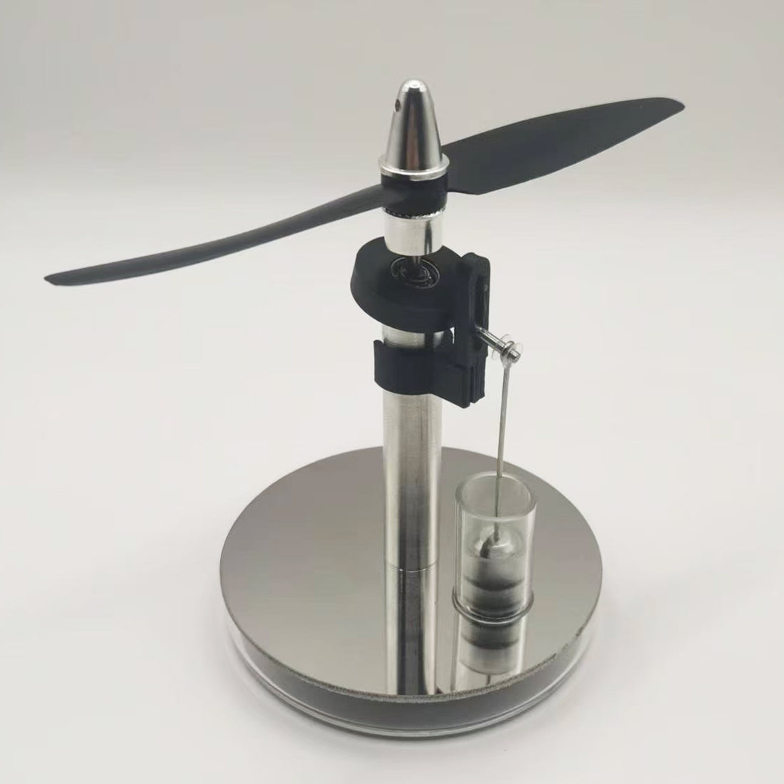 two-blade propeller swashplate low-temperature stirling engine model