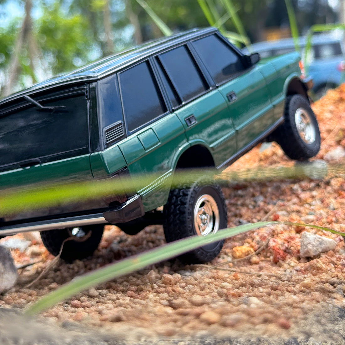 1/18 scale 2.4g 3ch 4wd off-road rc car model with flip-up headlights