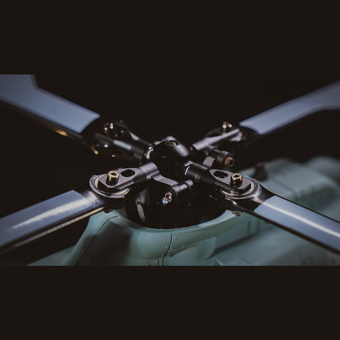 goosky e2 uh-1y 2.4g rc 6ch dual brushless direct drive scale aerobatic gts flight control helicopter model