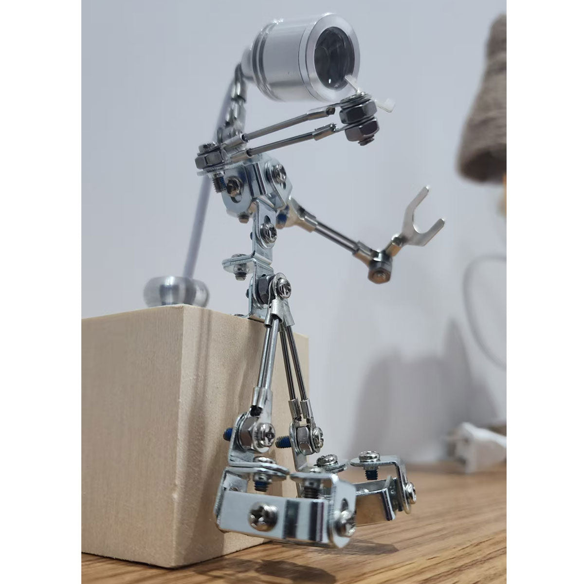 3D Metal Steampunk Sparkling Silver Mechanical Lamp Model