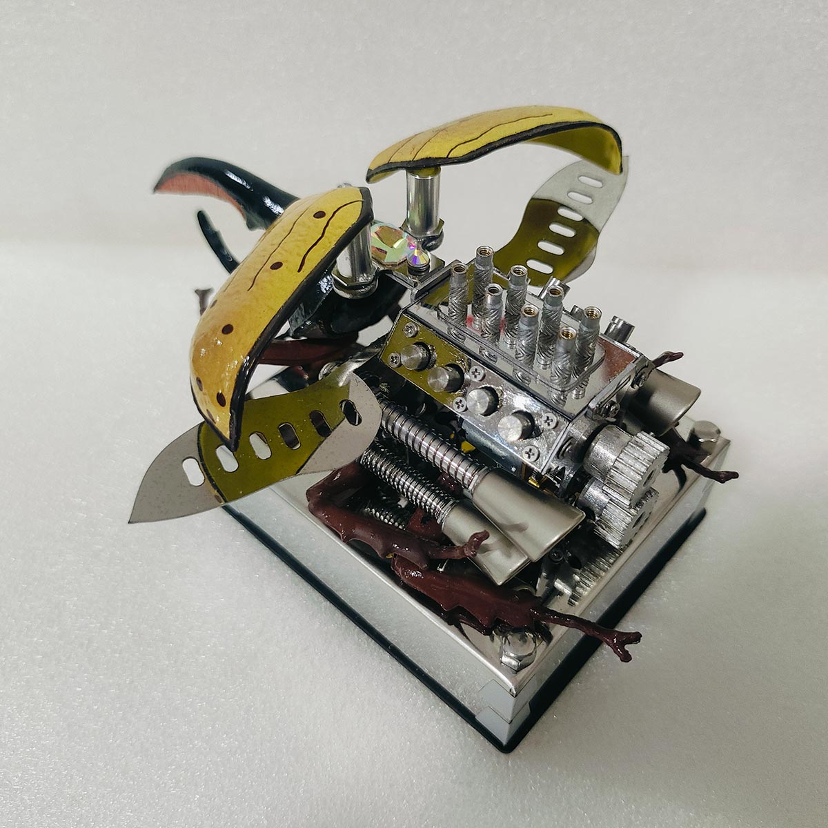 Mechanical Beetle Dynamic Mini V8 Simulation Insect Engine - EngineDIY